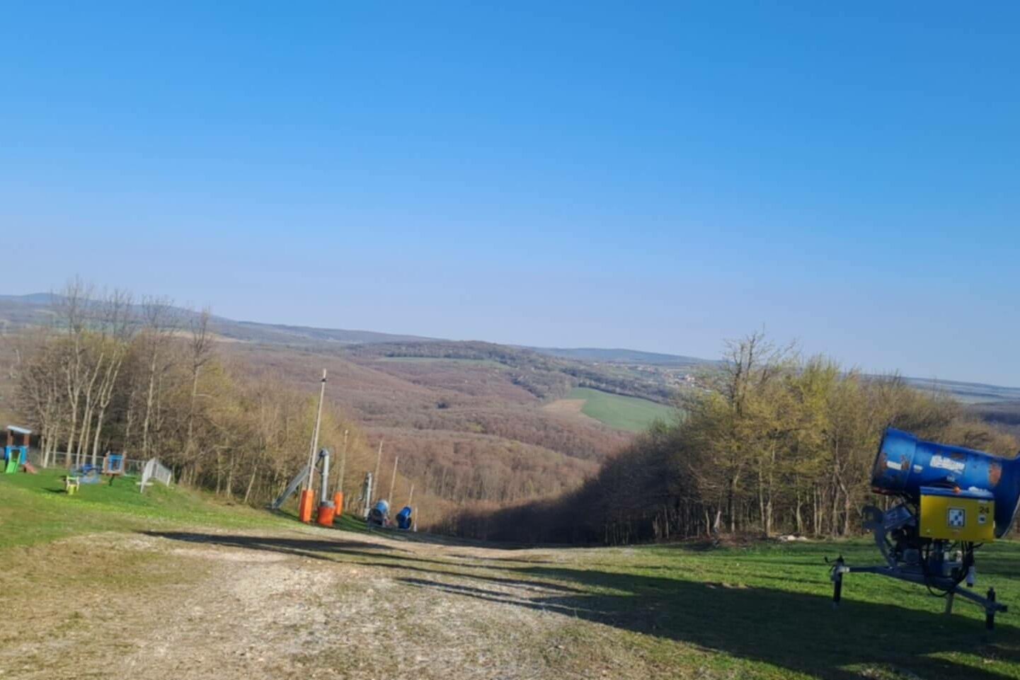 9967fd97-16b3-46c8-8361-49c3a3c92658